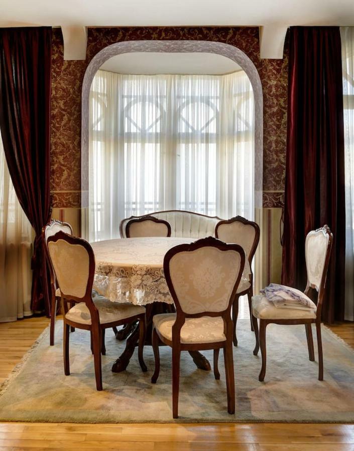 Aristocratic, Elegant, Designer *